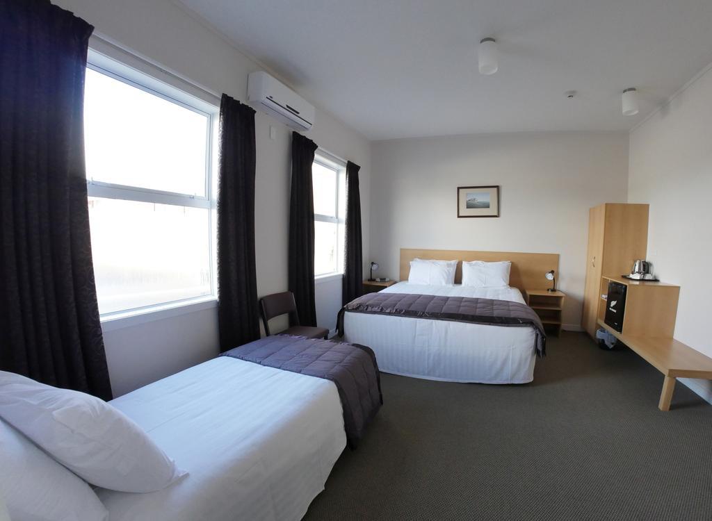 Masonic Hotel Waitara Kamer foto