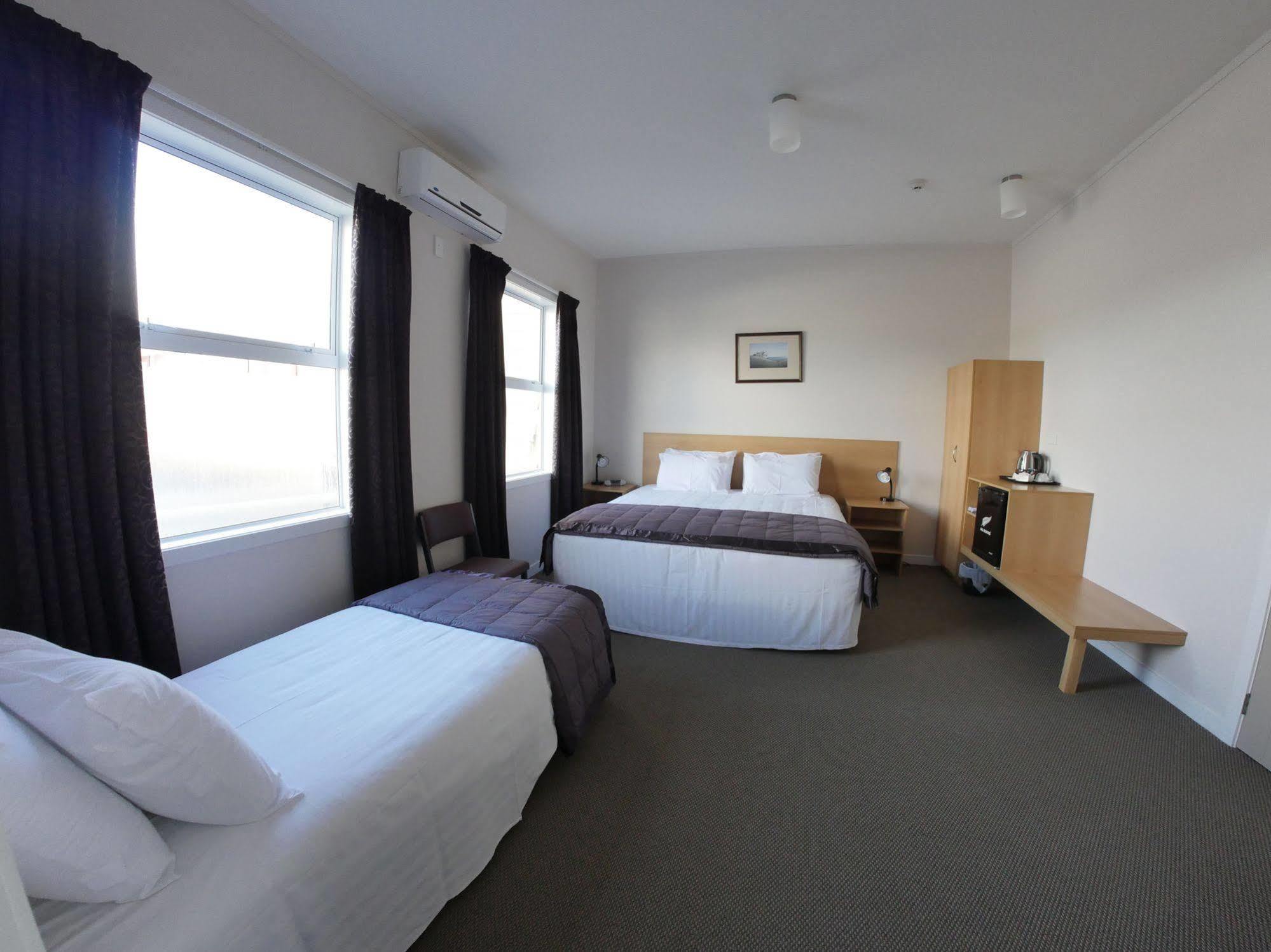 Masonic Hotel Waitara Buitenkant foto